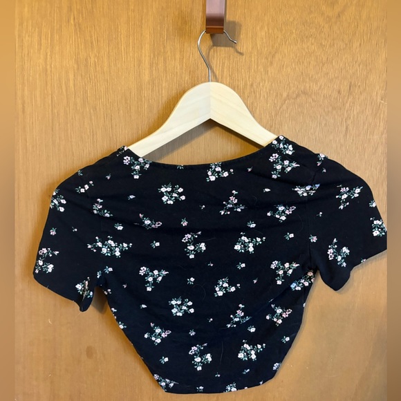Divided by H&M floral crop top - Picture 3 of 4